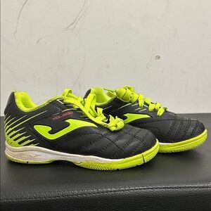 Kids Indoor Soccer Sneakers in Black and Neon Yellow - Toledo Style